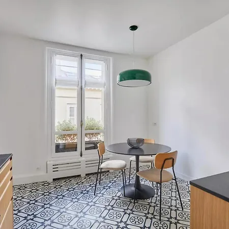Apartment In Perfect Condition With Terrace , Two Bedrooms Warschau